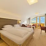 Kristall 4* 그로살