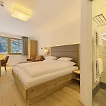 Kristall Hotel