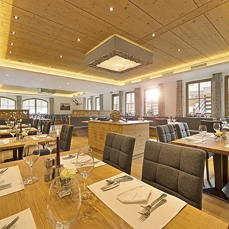 Hotel Kristall 4*