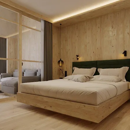 Hotel Kristall 4*