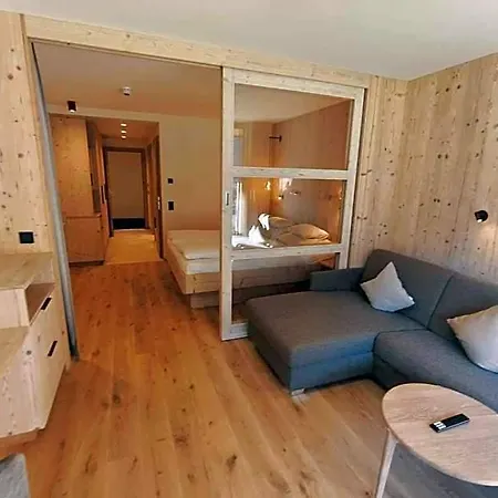 Kristall Hotel