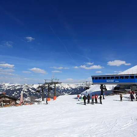 Kristall מלון 4*