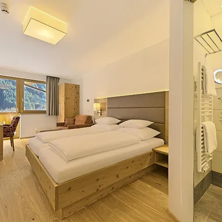Kristall Hotel