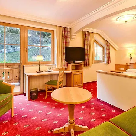Kristall Hotel