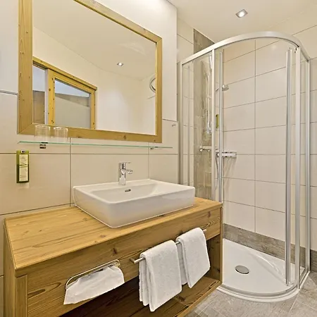 Kristall Hotel