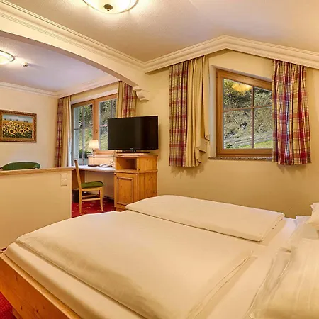 Kristall Hotel