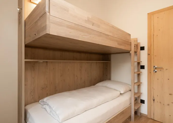 Kristall Hotell 4*